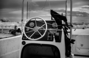 Detailing the Deck: Black & White Boat Beauty