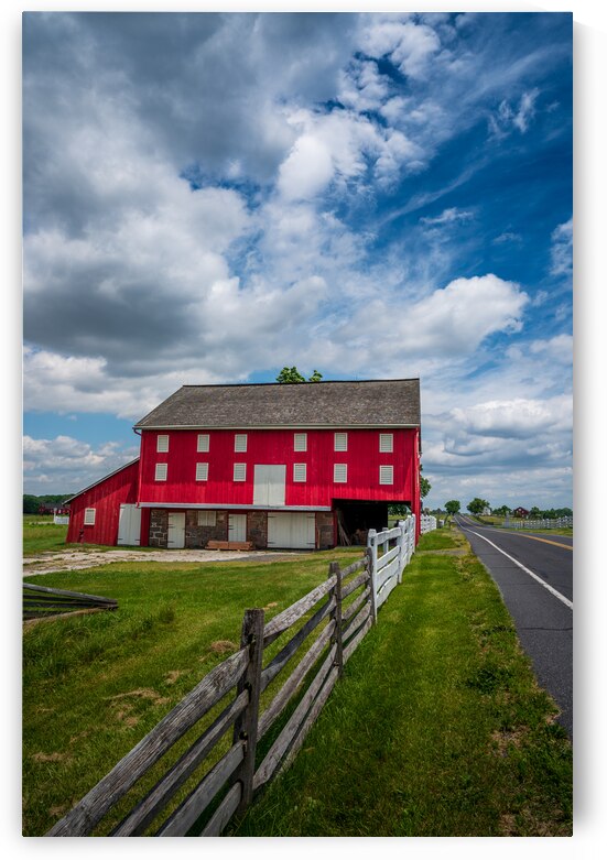 The Sherfy Barn: A Countryside Oasis by Dream World Images