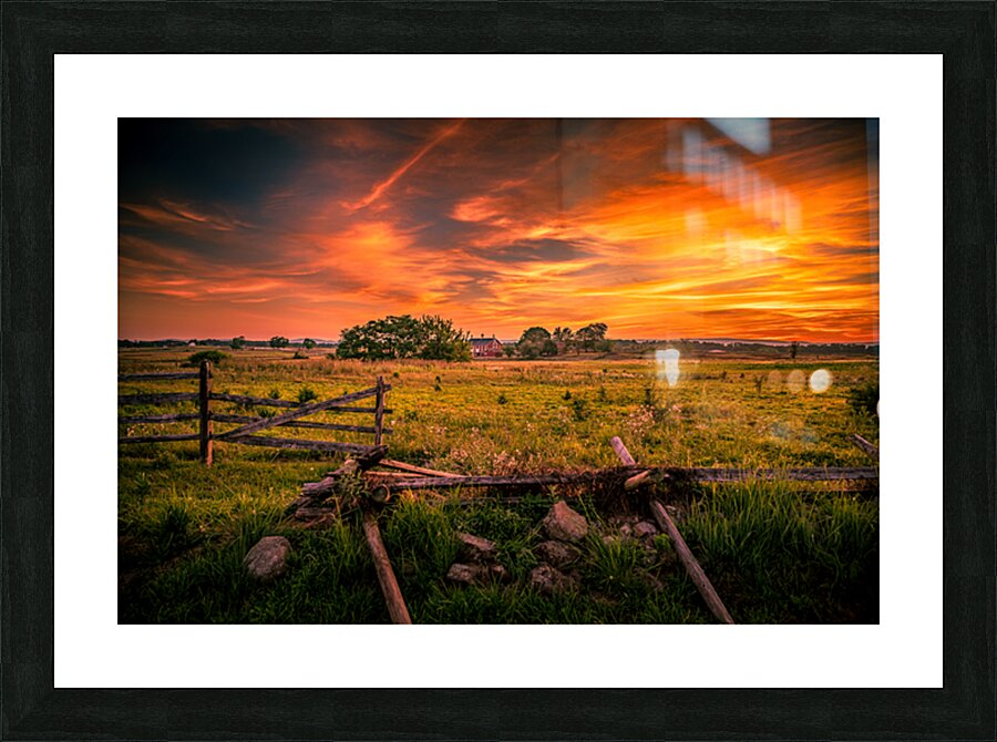 Fields of Fire: Sunset on the Codori Barn in Gettysburg Impression et Cadre photo