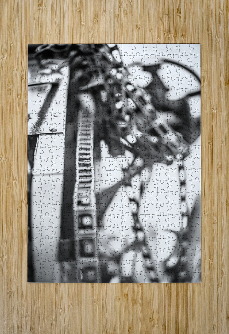 Rustic Relic - Worn Chain Dream World Images Puzzle printing