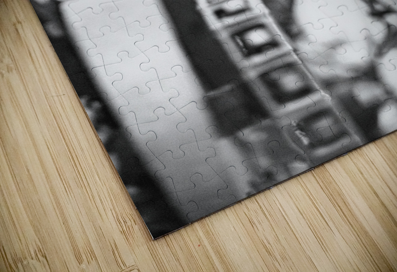 Rustic Relic - Worn Chain Dream World Images Puzzle